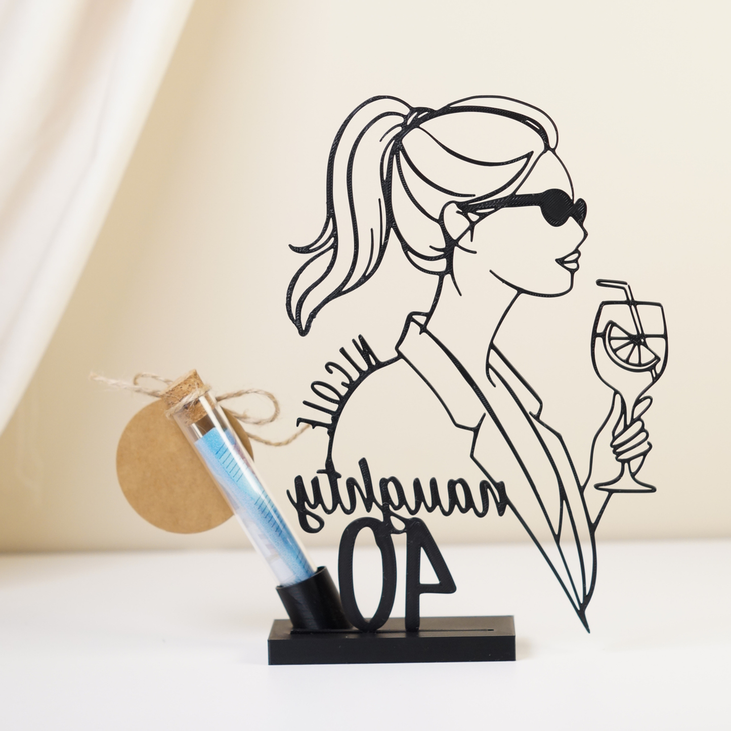 Geldgeschenk zum Geburtstag, Frau mit Weinglas "Naughty 40"
